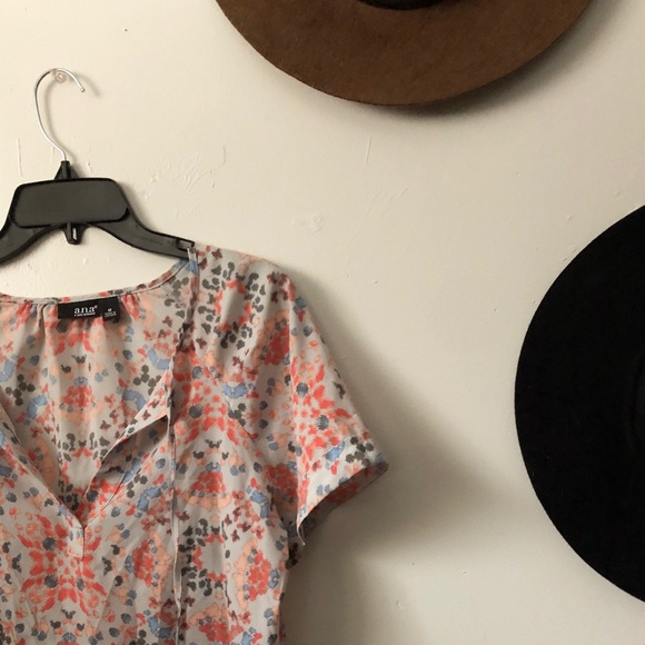 Multicolored patterned front tie blouse - Picture 3 of 7